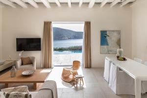 Телевизор и/или развлекательный центр в Elies Resorts