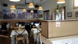 Un restaurante o sitio para comer en Guilleumes Montserrat