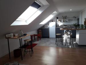 Kuchnia lub aneks kuchenny w obiekcie VUE SUR LES ETOILES - STAYHOME - Appart 7
