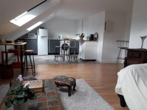 Kuchnia lub aneks kuchenny w obiekcie VUE SUR LES ETOILES - STAYHOME - Appart 7