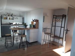 Kuchnia lub aneks kuchenny w obiekcie VUE SUR LES ETOILES - STAYHOME - Appart 7