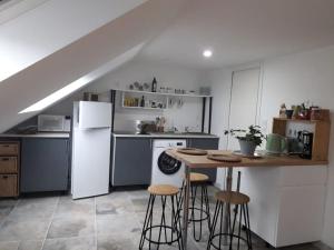 Kuchnia lub aneks kuchenny w obiekcie VUE SUR LES ETOILES - STAYHOME - Appart 7
