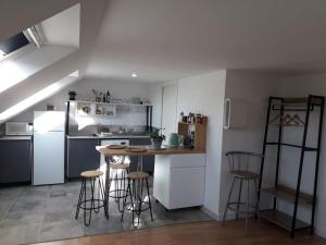 Kuchnia lub aneks kuchenny w obiekcie VUE SUR LES ETOILES - STAYHOME - Appart 7