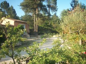 Zahrada ubytování 1 Chambre piscine commune et 1 Gite piscine privée La Sauvasse