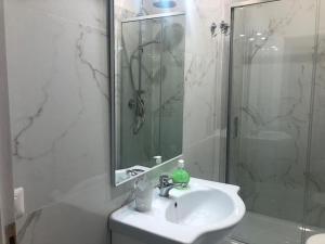A bathroom at Amor Fati