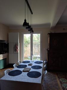 Fotografia z galérie ubytovania Chez Annie appartement familial avec jardin et garage v destinácii Sète