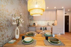 Kuchyňa alebo kuchynka v ubytovaní Apartament Dziwnów Sagaris Spa