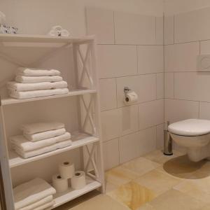 Koupelna v ubytování Gutshof Ferienwohnung in Seenähe