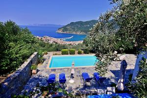 Naturlandskabet i nærheden af villaen