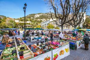 Supermarket alebo iný obchod pri apartmáne alebo v okolí