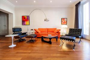 Posedenie v ubytovaní Market Square 2 bedrooms 2 baths AC private garage