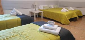 A bed or beds in a room at espai Abadia