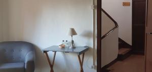 A seating area at espai Abadia