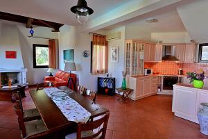 A kitchen or kitchenette at Danai villa