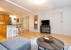Gallery image of The Royal Bay Getaway in Victoria