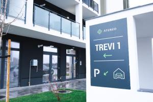 Alternativ 1 Residence في تيميشوارا: علامة على جانب المبنى