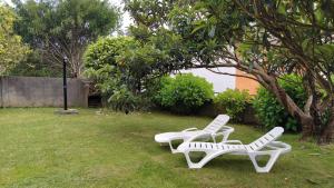 Ogród w obiekcie Casa con jardín en la playa de Almieiras