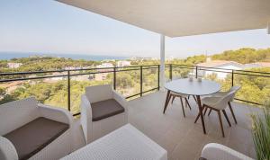 A balcony or terrace at Clauhomes Vista Al Mar