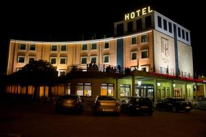 Budova, kde se hotel nachází + 37 fotografií