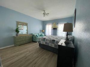 Beach House with Ocean view客房内的一张或多张床位