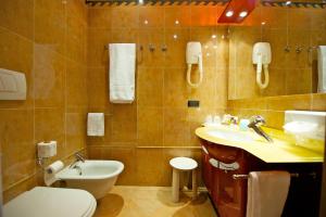 Koupelna v ubytování Hotel Royal Torino Centro Congressi