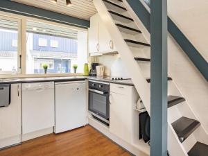 Kuchyň nebo kuchyňský kout v ubytování Holiday home Væggerløse CCXVI + 9 fotografií