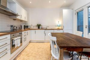 Fotografie z fotogalerie ubytování Spacious 2BR-1BA - Grassmarket - Free Parking by Bonjour Residences Edinburgh v destinaci Edinburgh