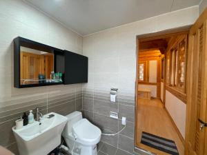Koupelna v ubytování Hanok Stay - JukRokJungSa
