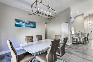 Gambar di galeri bagi Apollo Beach Getaway with Dock and Pool! di Apollo Beach