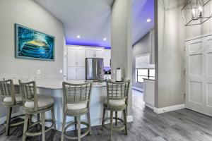 Gambar di galeri bagi Apollo Beach Getaway with Dock and Pool! di Apollo Beach