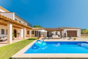 Bazén v ubytování Finca SERA Caimari by Mallorca Villa Selection nebo v jeho okolí