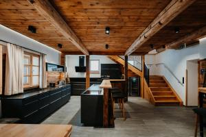 Kuchnia lub aneks kuchenny w obiekcie Chalet Knappenhütte