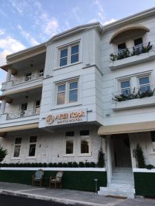 Budova, kde se hotel nachází