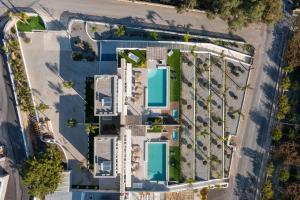 Bazén v ubytovaní Lido White Villa alebo v jeho blízkosti