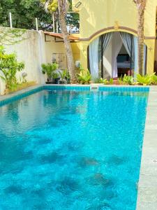 Kolam renang di atau di dekat Casugria Dutch Residence 1810