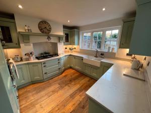A kitchen or kitchenette at Central Knutsford