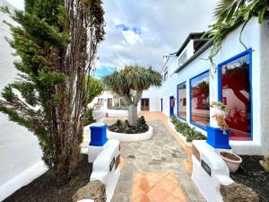 Fotografia z galérie ubytovania Junior Suite /BB, Wifi, piscina y terraza con vista en Yaiza v destinácii Yaiza