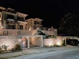 Gallery image of Seascape Villas Kinira - Elia & Anatoli in Koinyra