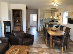 Η κουζίνα ή μικρή κουζίνα στο Strandstr_