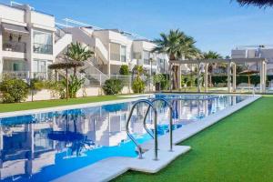The swimming pool at or close to Apartamento Pink Vistabella