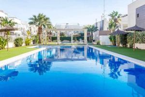 The swimming pool at or close to Apartamento Pink Vistabella