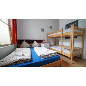 Letto o letti in una camera di Balaton Vendégház Fonyód