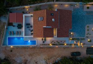 Fotografia z galérie ubytovania Villa SUNSET with private pool v destinácii Pinezici