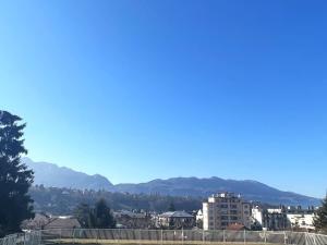 Fotografia z galérie ubytovania Charmant T1 Bis de 35m² avec Terrasse Sud/Est, Parking Privé, Piscine et Tennis - Aix-les-Bains - FR-1-555-80 v destinácii Aix-les-Bains