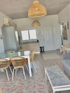 Fotografie z fotogalerie ubytování Summer house Spiti Pirgos v destinaci Epanomi + 30 fotografií