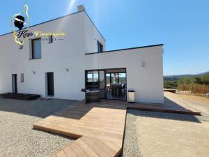Zdjęcie z galerii obiektu Casa Balancinu Vue panoramique sur montagne et Mer Piscine Privée w mieście Sainte-Lucie de Porto-Vecchio