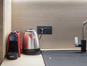 Coffee and tea making facilities at HelloChalet - Pandora Mountain View with jacuzzi, garage and ski storage