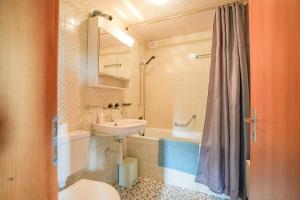 Ένα μπάνιο στο Chalet Lieke Parterre +5 φωτογραφίες