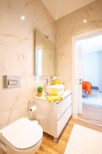 A bathroom at Modern Flat with Central Location near Nisantasi