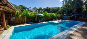 A piscina localizada em Hotel Pousada Katmandu ou nos arredores